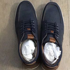 Men Shoe size 13